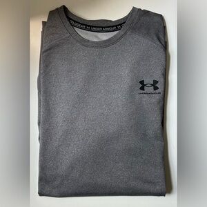Under Armour Cool Gear Gray Long Sleeve Performance Tee.